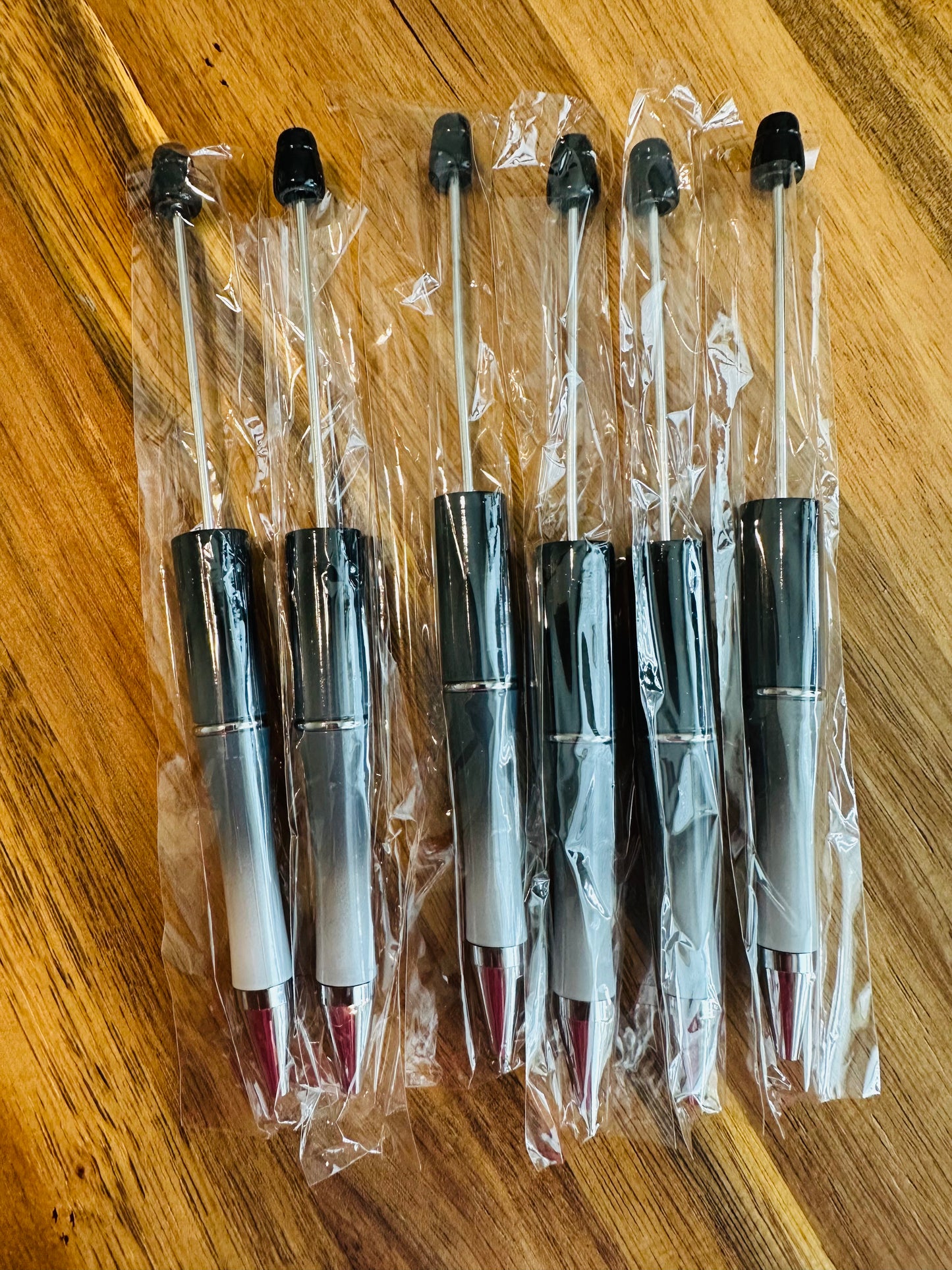 Black and white ombre plastic pens (wholesale)